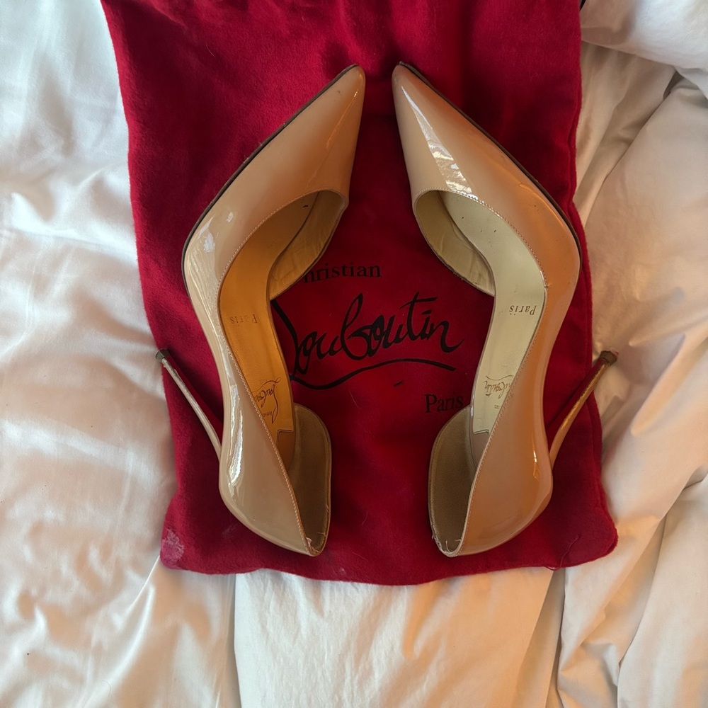 Christian Louboutin Beige Patent Leather Heels Size 38.5